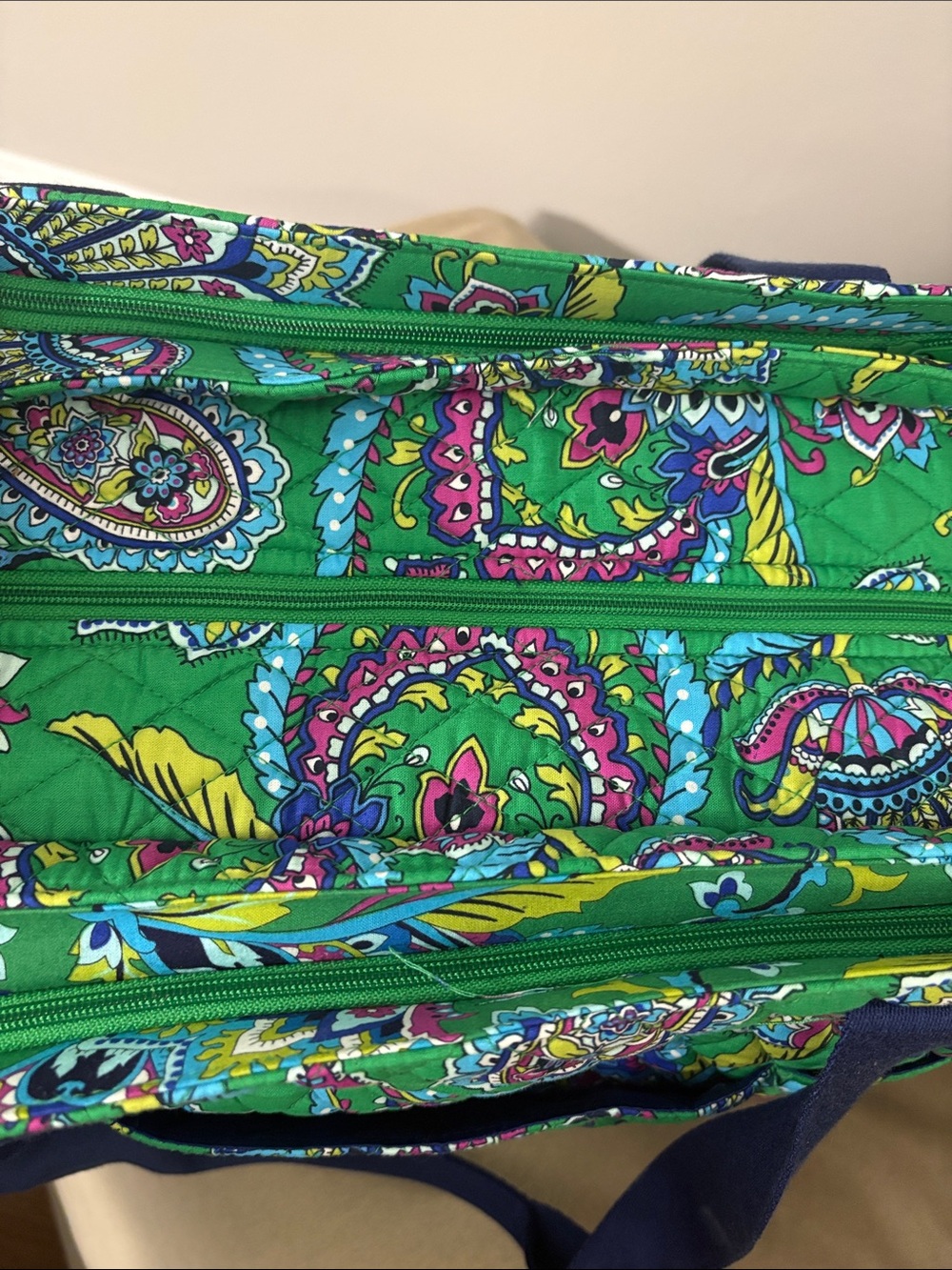 Vera Bradley Emerald Paisley Quilted Travel Tote with Navy Straps - Picture 4 of 6